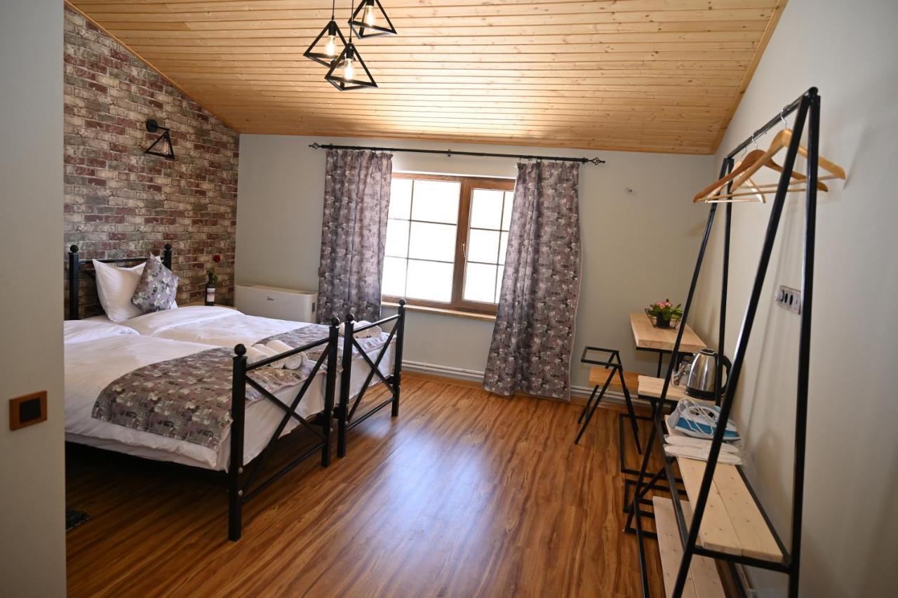 Berkri Gastro Yard&Guest House Yenokavan Eksteriør bilde
