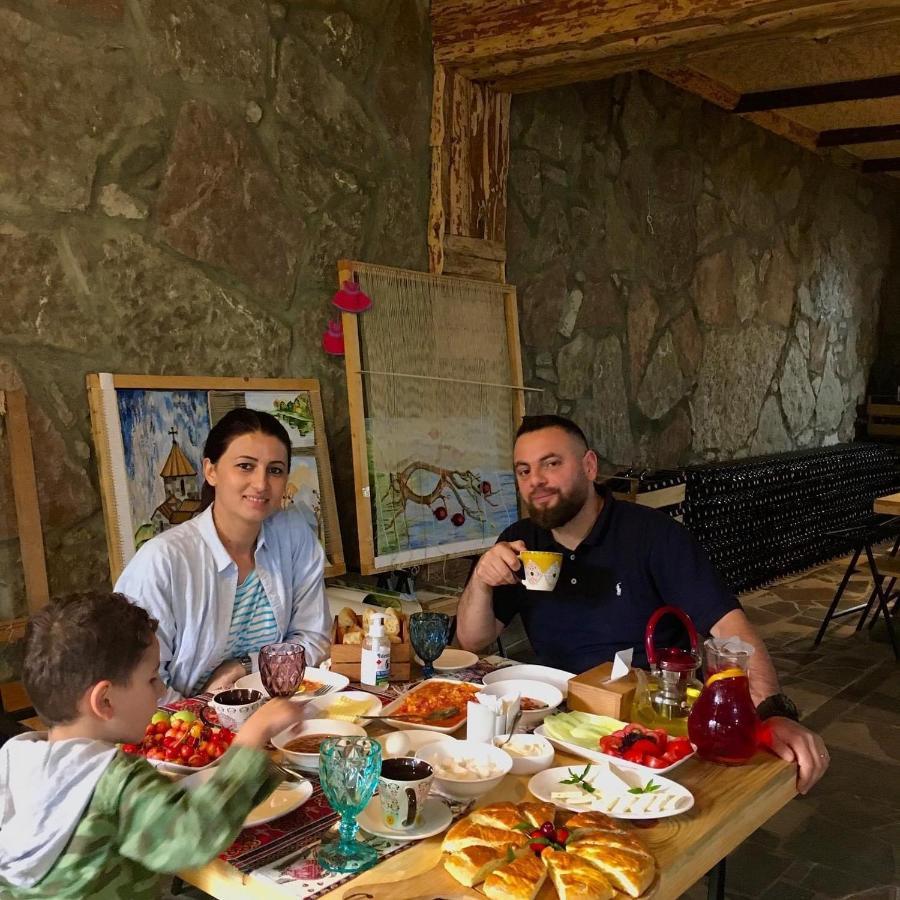Berkri Gastro Yard&Guest House Yenokavan Eksteriør bilde