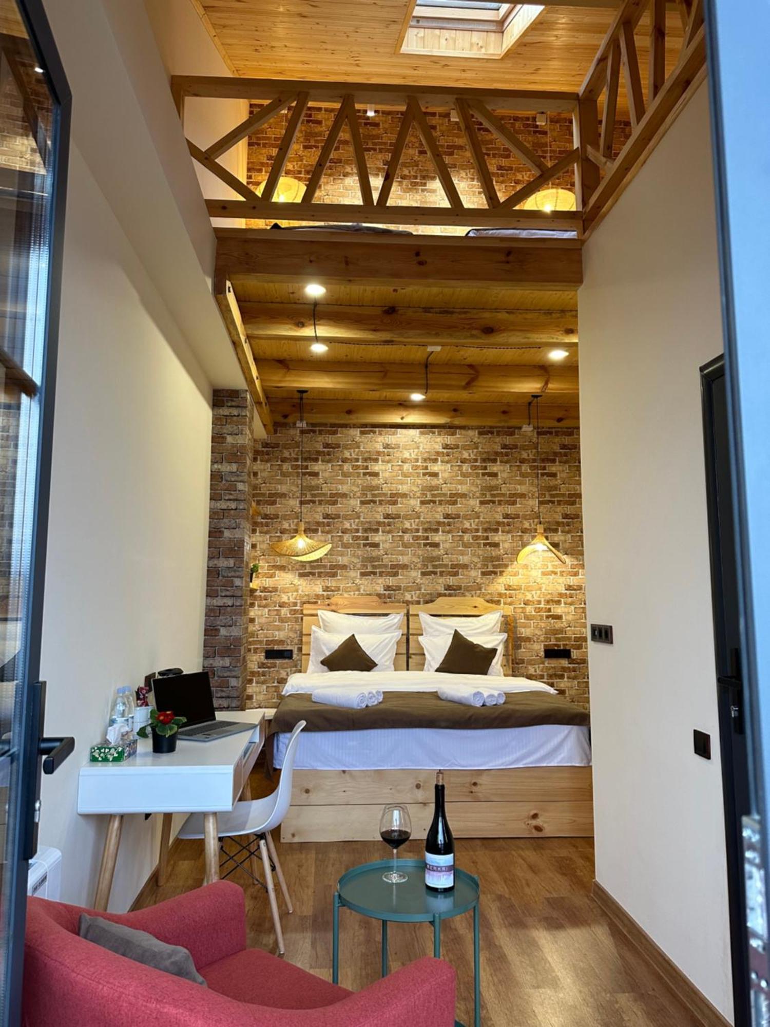 Berkri Gastro Yard&Guest House Yenokavan Eksteriør bilde